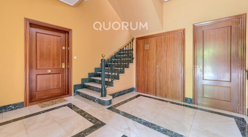 Amplio Piso De 3 Dormitorios y 2 Baños Con Parcela de Garaje y Trastero Incluidos En Arrigorriaga