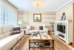 Amplio Piso De 3 Dormitorios y 2 Baños Con Parcela de Garaje y Trastero Incluidos En Arrigorriaga