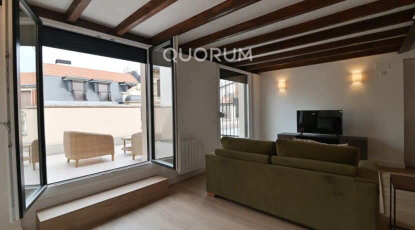 Apartamento con Gran Terraza Contratos Temporada