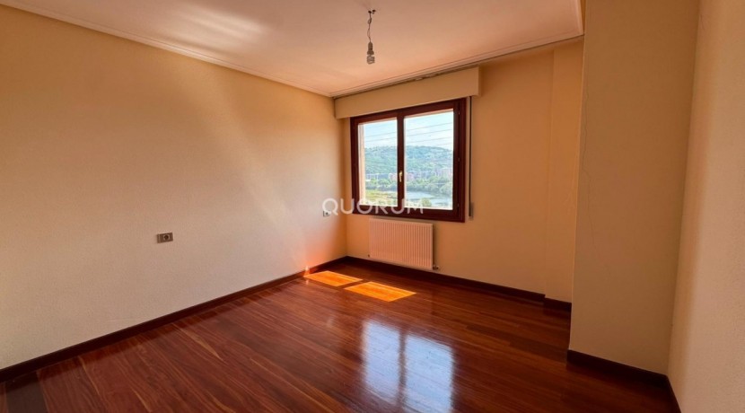Ático de 4 Habitaciones con Garaje y Trastero