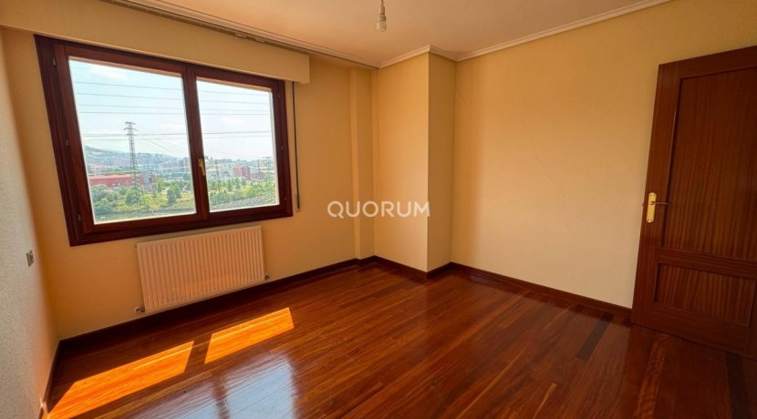 Ático de 4 Habitaciones con Garaje y Trastero
