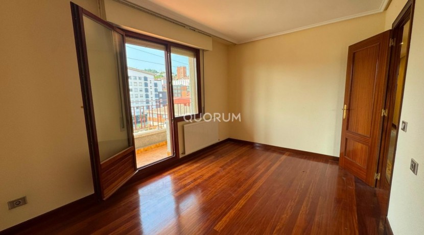 Ático de 4 Habitaciones con Garaje y Trastero