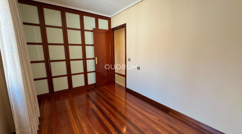 Ático de 4 Habitaciones con Garaje y Trastero