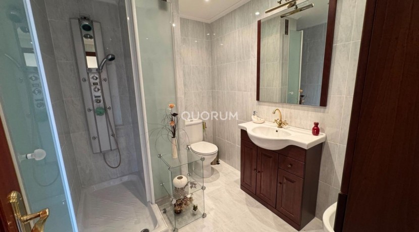 Ático de 4 Habitaciones con Garaje y Trastero