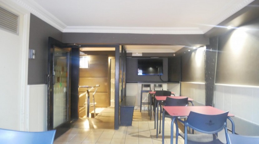 Bar En Funcionamiento En Buen Estado De Dos Plantas Con Licencia Tipo 2 En zona San Miguel