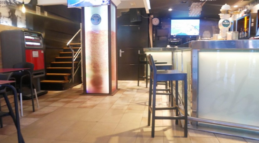 Bar En Funcionamiento En Buen Estado De Dos Plantas Con Licencia Tipo 2 En zona San Miguel