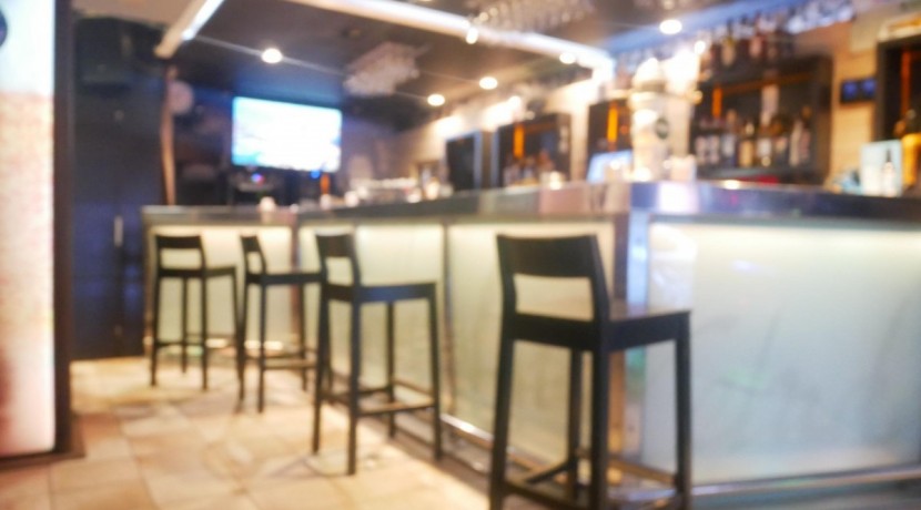 Bar En Funcionamiento En Buen Estado De Dos Plantas Con Licencia Tipo 2 En zona San Miguel