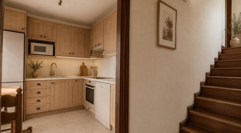 Casa Adosada Con Terreno De 520 m2 En Olabarrieta