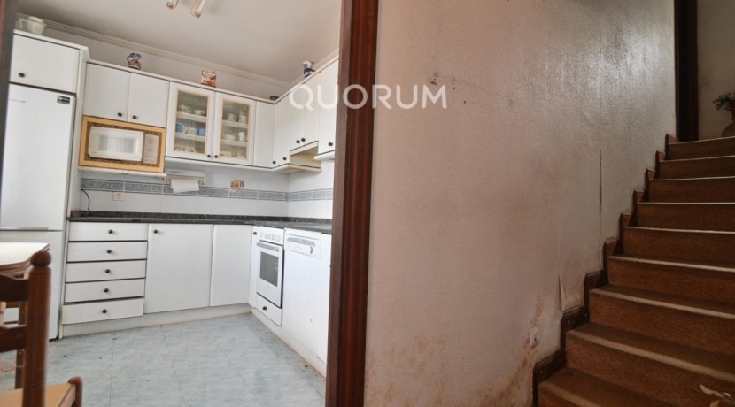 Casa Adosada Con Terreno De 520 m2 En Olabarrieta