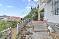 Casa Adosada Con Terreno De 520 m2 En Olabarrieta