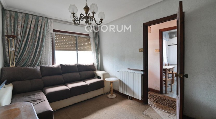 Casa Adosada Con Terreno De 520 m2 En Olabarrieta
