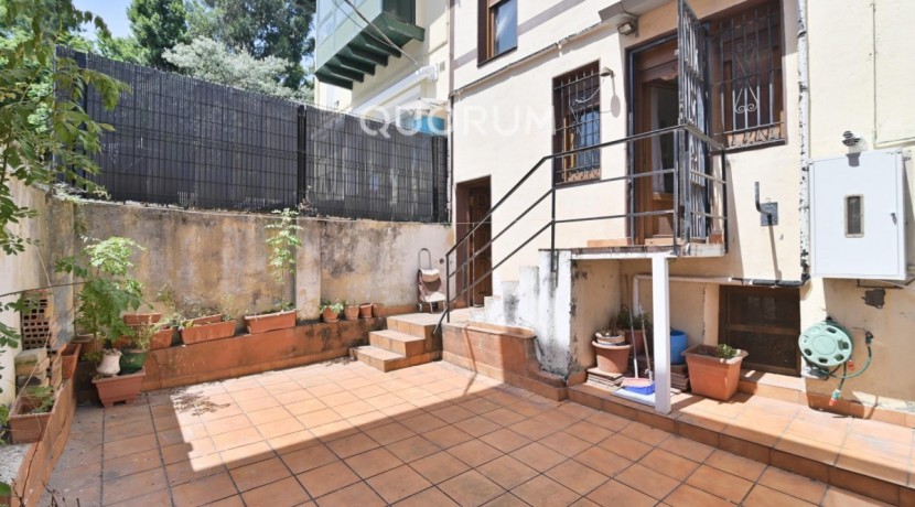 Casa Adosada De 4 Plantas En Basurto