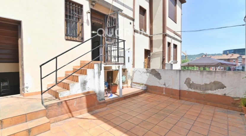 Casa Adosada De 4 Plantas En Basurto