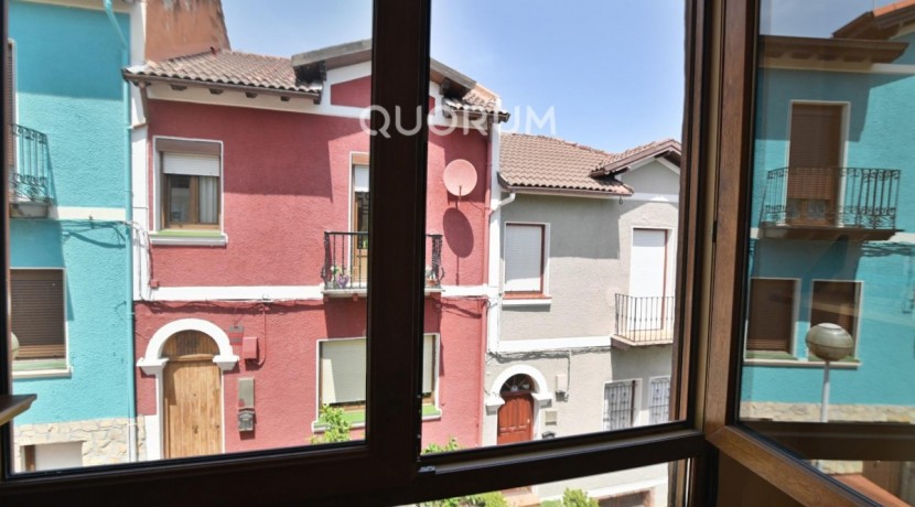 Casa Adosada De 4 Plantas En Basurto