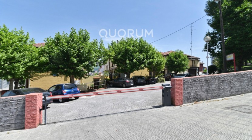 Casa Adosada De 4 Plantas En Basurto