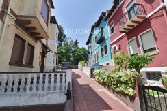 Casa Adosada De 4 Plantas En Basurto