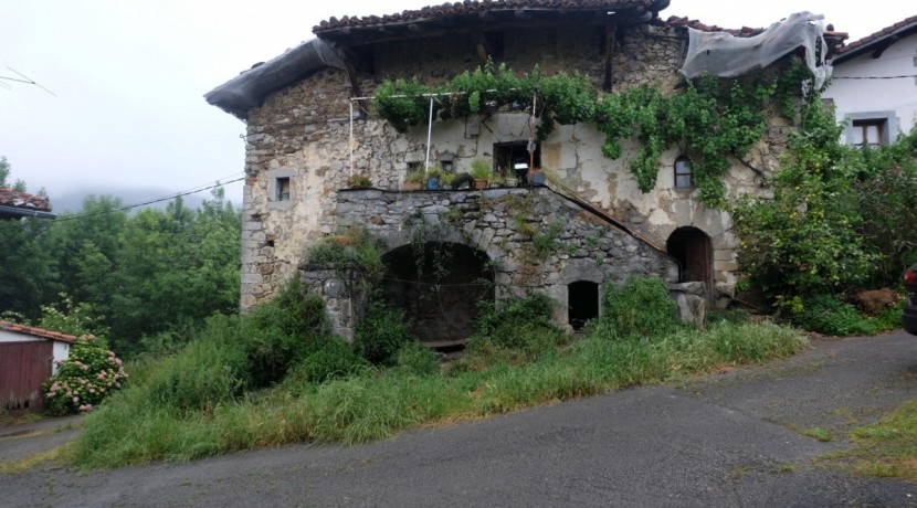 Caserío De Piedra De 280m² en un entorno natural, en El Barrio de Ereñoza (Zeberio)