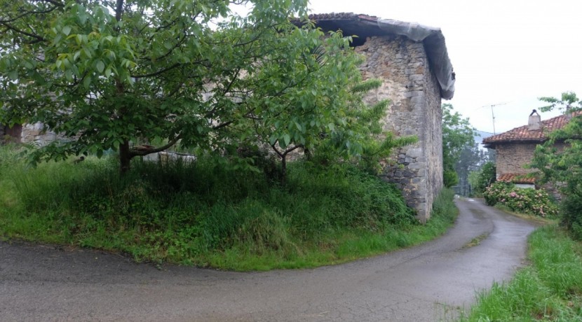 Caserío De Piedra De 280m² en un entorno natural, en El Barrio de Ereñoza (Zeberio)