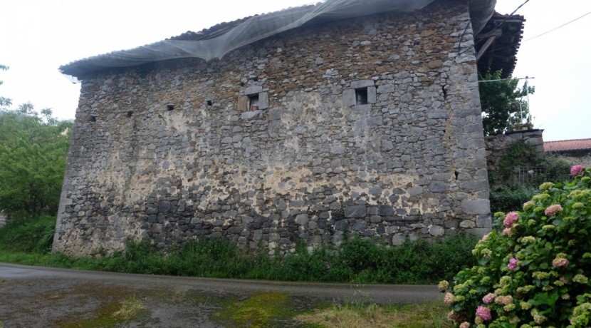 Caserío De Piedra De 280m² en un entorno natural, en El Barrio de Ereñoza (Zeberio)