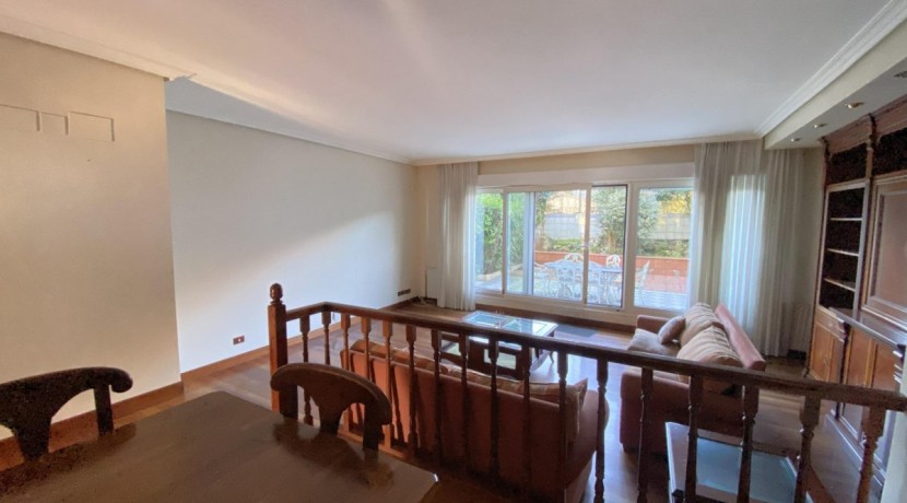 CHALET ADOSADO EN VENTA EN LOIU