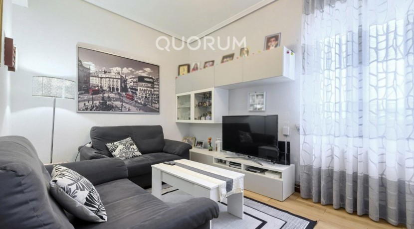 DOS HABITACIONES CON ASCENSOR A NIVEL DE CALLE JUNTO A LOS JUZGADOS