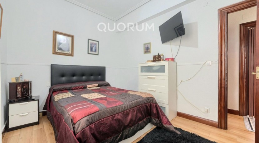 DOS HABITACIONES CON ASCENSOR A NIVEL DE CALLE JUNTO A LOS JUZGADOS