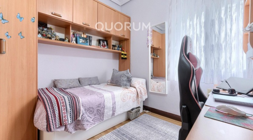 DOS HABITACIONES CON ASCENSOR A NIVEL DE CALLE JUNTO A LOS JUZGADOS