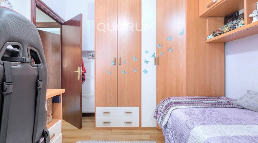 DOS HABITACIONES CON ASCENSOR A NIVEL DE CALLE JUNTO A LOS JUZGADOS