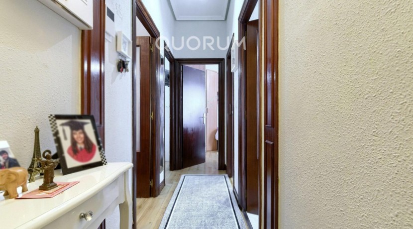 DOS HABITACIONES CON ASCENSOR A NIVEL DE CALLE JUNTO A LOS JUZGADOS