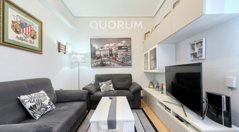 DOS HABITACIONES CON ASCENSOR A NIVEL DE CALLE JUNTO A LOS JUZGADOS