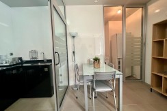 Elegante apartamento de 1 habitación en Isozaki