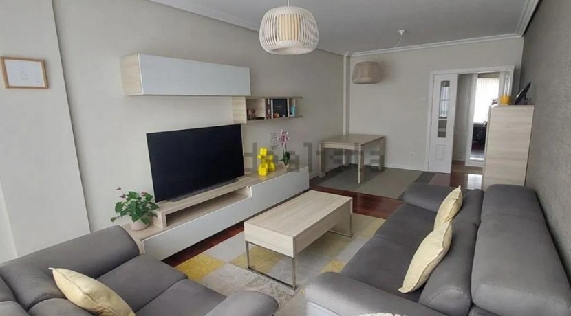 Estupenda Vivienda En Calle Errekabide