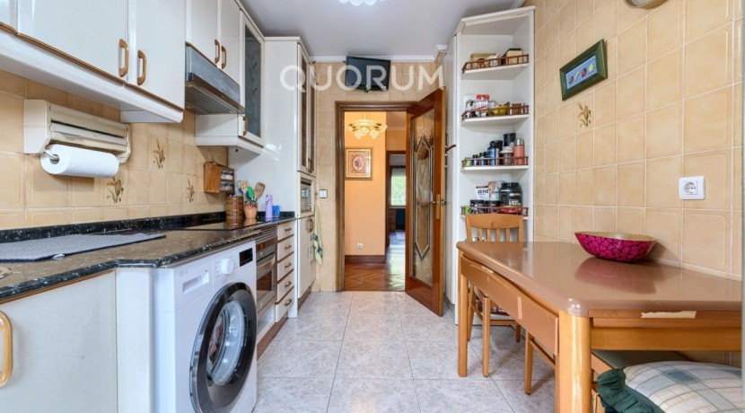 ¡¡¡EXCLUSIVA!!! Piso En Venta de 3 Habitaciones en Zorroza Para Entrar a Vivir, Garaje Opcional