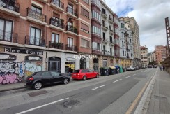 Gran local en alquiler frente al nuevo Abando