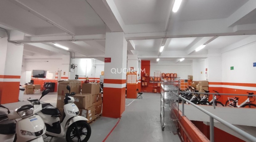 Gran local / Micro-Hub Logístico con acceso para vehículos