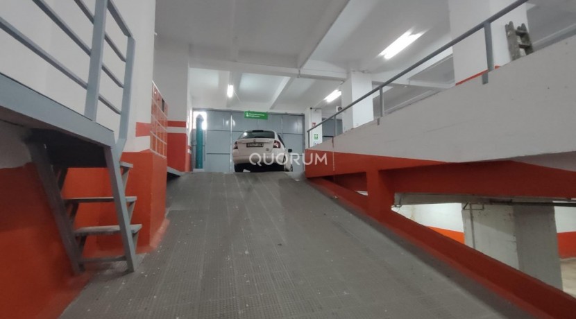 Gran local / Micro-Hub Logístico con acceso para vehículos