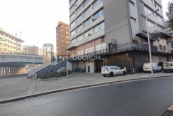 Gran local / Micro-Hub Logístico con acceso para vehículos