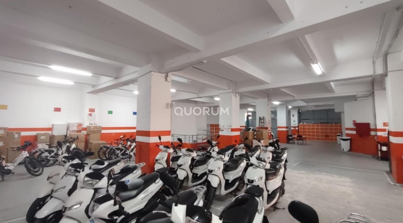 Gran local / Micro-Hub Logístico con acceso para vehículos
