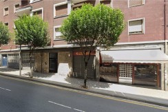 Local Comercial Con Mucha Afluencia De Paso En Zona Ariz