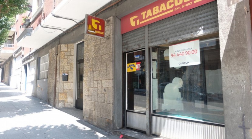 Local Comercial Con Mucha Afluencia De Paso En Zona Ariz