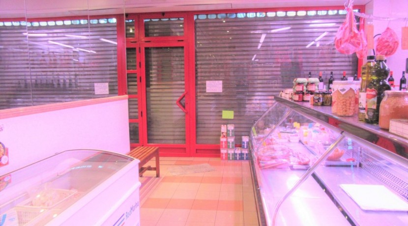 Local Comercial Funcionando Como Carniceria