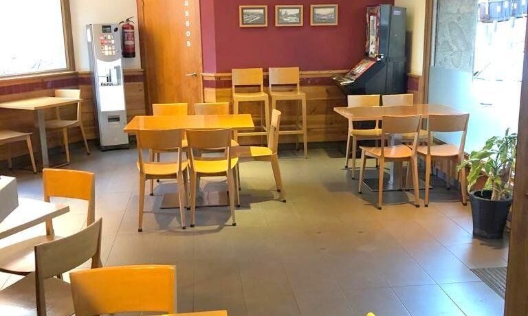 Local Comercial Habilitado Como Bar En Muy Buen Estado