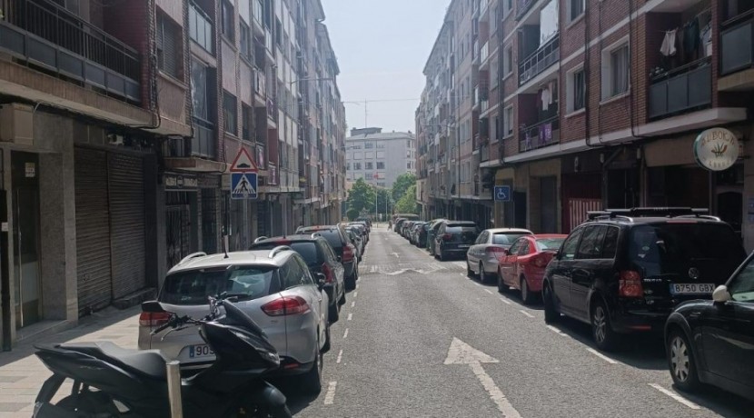 Local en venta en calle Hermanos Larrarte.
