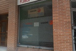 Local en venta en calle Hermanos Larrarte.