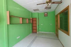 Local en venta en calle Hermanos Larrarte.