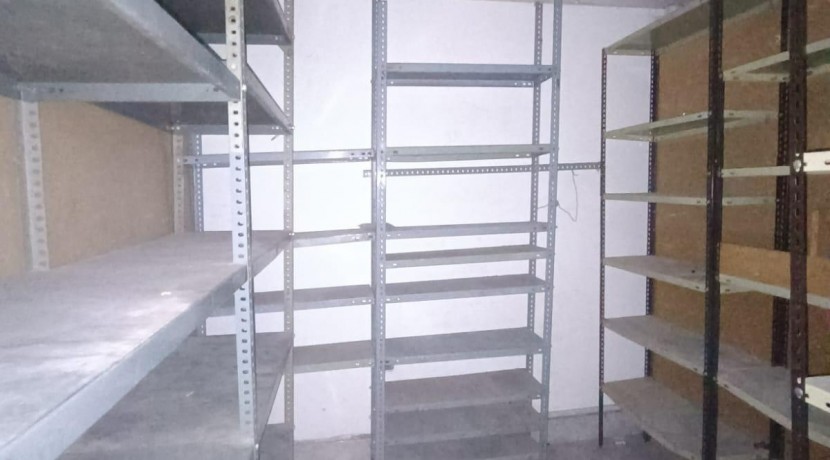 Local en venta en calle Hermanos Larrarte.