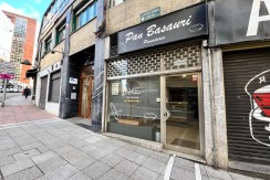 Local Muy Comercial Acondicionado Actualmente Como Panadería En Zona Ayuntamiento