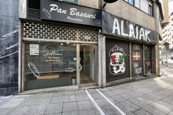 Local Muy Comercial Acondicionado Actualmente Como Panadería En Zona Ayuntamiento