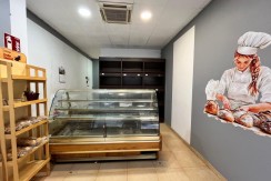 Local Muy Comercial Acondicionado Actualmente Como Panadería En Zona Ayuntamiento