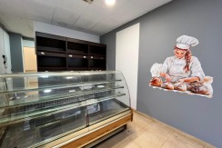 Local Muy Comercial Acondicionado Actualmente Como Panadería En Zona Ayuntamiento